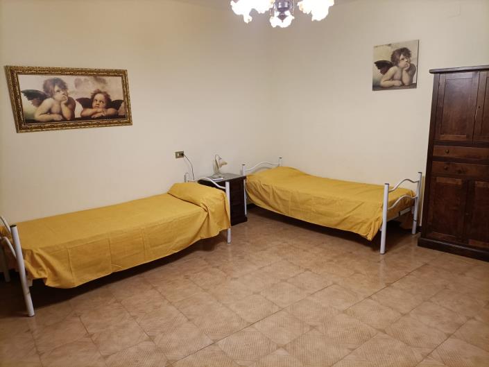 Image No.4-4 Bed House for sale