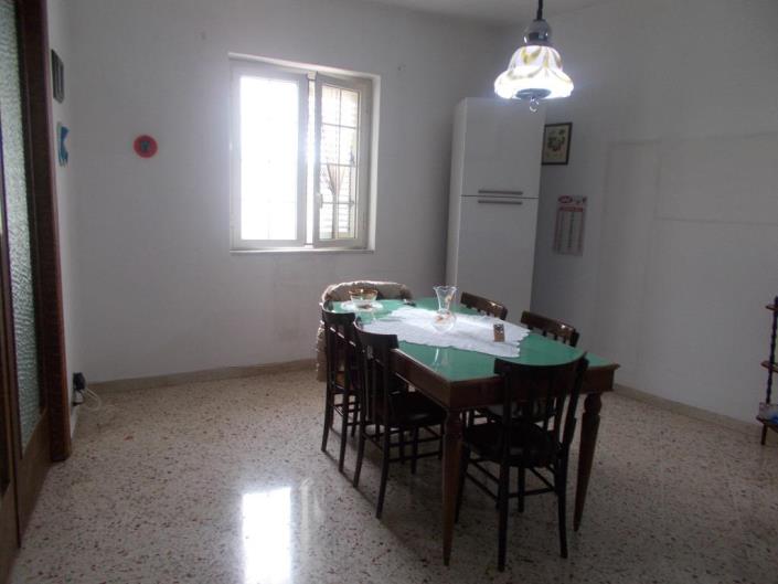 Image No.16-2 Bed House for sale