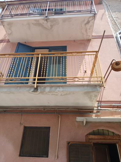 Image No.1-3 Bed Townhouse for sale