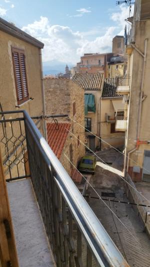 Image No.11-3 Bed House for sale