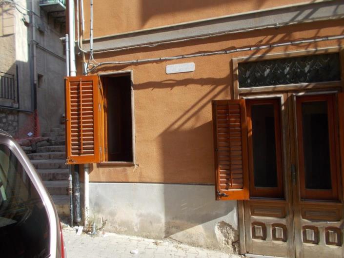 Image No.4-5 Bed House for sale