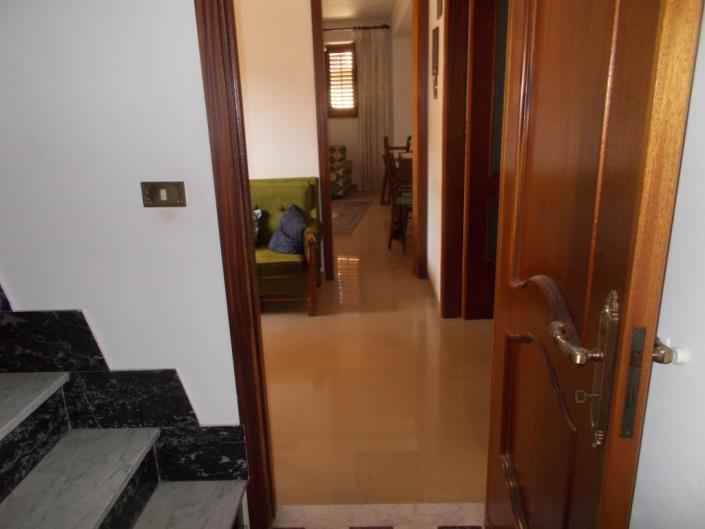 Image No.21-5 Bed House for sale