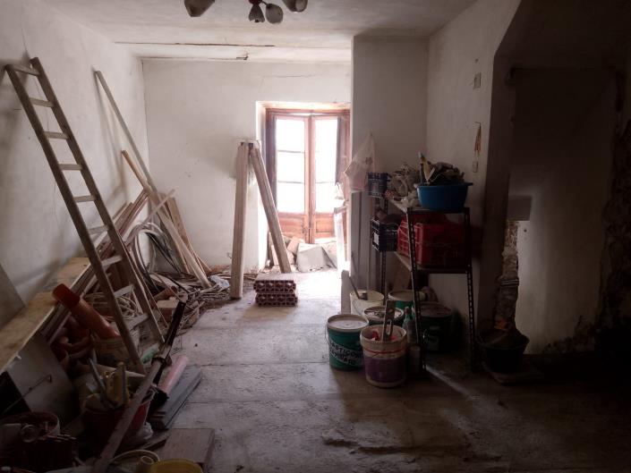 Image No.10-3 Bed House for sale