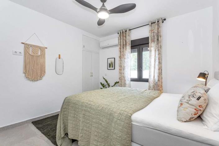 Image No.17-3 Bed Semi-Detached for sale