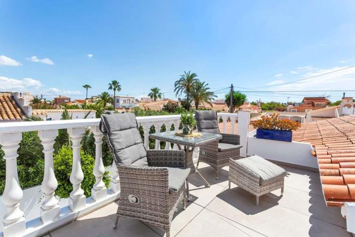 Image No.22-3 Bed Semi-Detached for sale