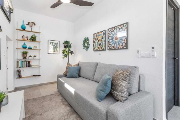 Image No.24-3 Bed Semi-Detached for sale