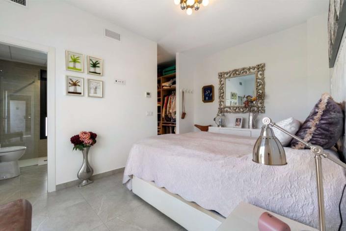 Image No.4-2 Bed Villa for sale