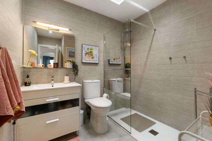 Image No.18-2 Bed Villa for sale