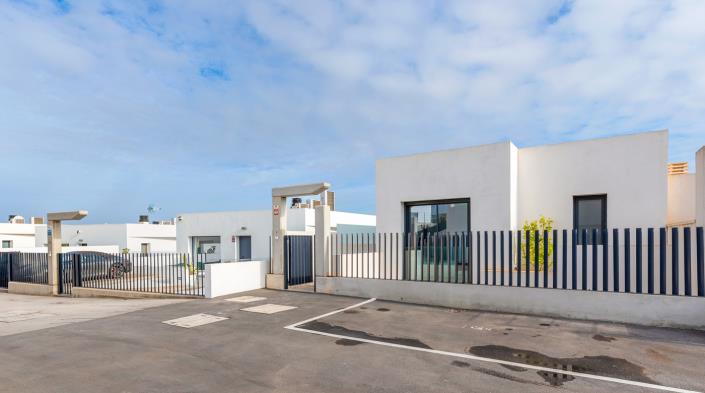 Image No.36-3 Bed Villa / Detached for sale