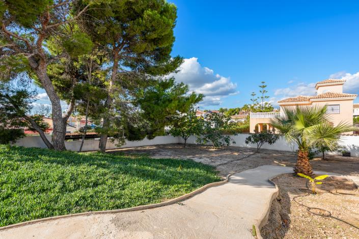 Image No.24-4 Bed Villa / Detached for sale