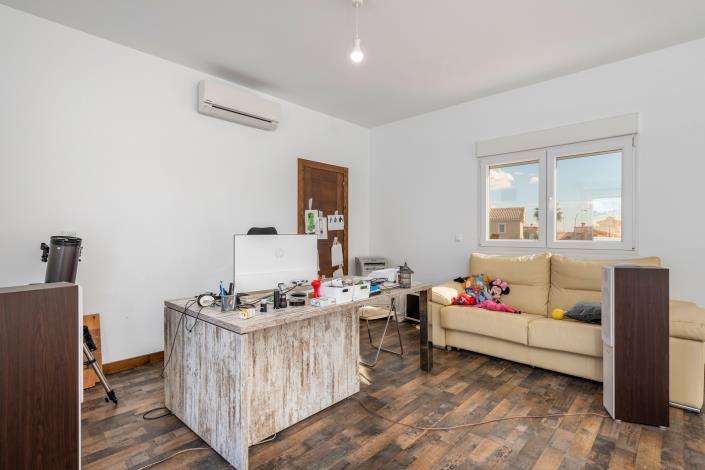 Image No.28-4 Bed Villa / Detached for sale