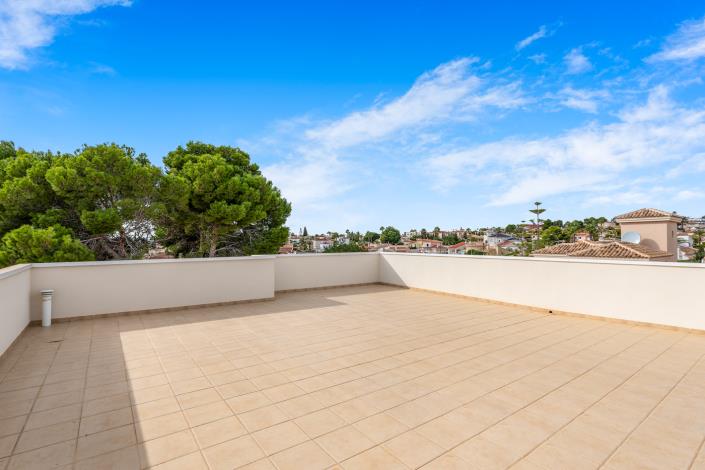 Image No.35-4 Bed Villa / Detached for sale