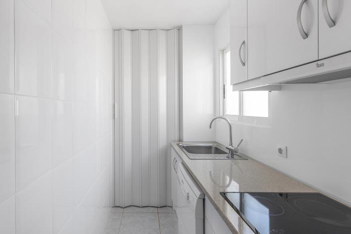 Image No.6-2 Bed Townhouse for sale