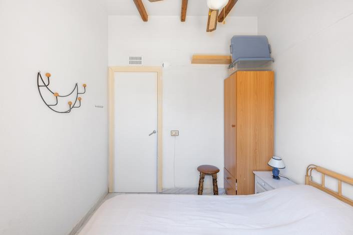 Image No.18-2 Bed Townhouse for sale