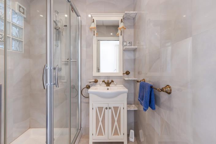 Image No.16-2 Bed Townhouse for sale