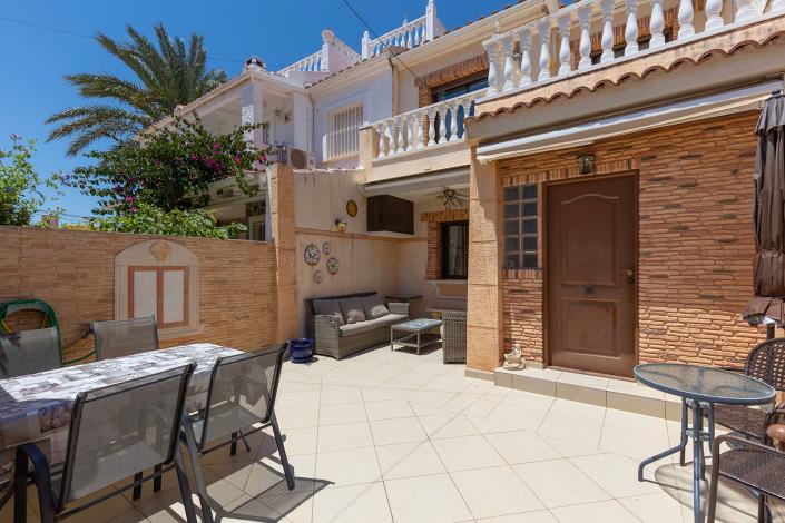 Image No.26-2 Bed Townhouse for sale