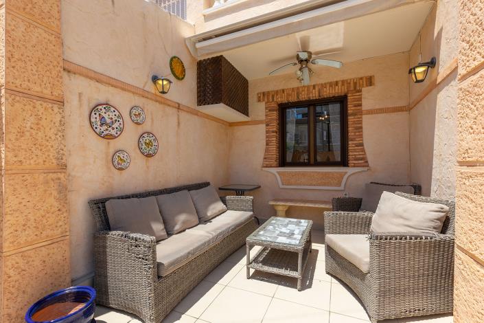 Image No.25-2 Bed Townhouse for sale