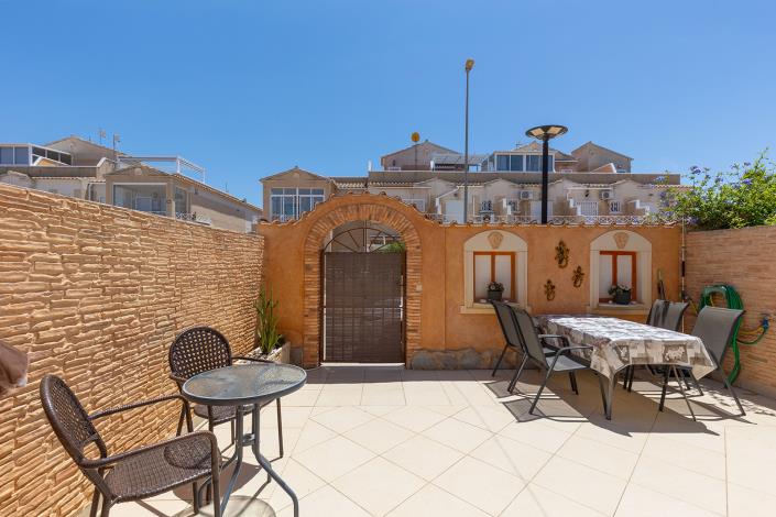 Image No.29-2 Bed Townhouse for sale