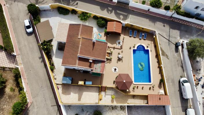 Image No.2-4 Bed Villa / Detached for sale