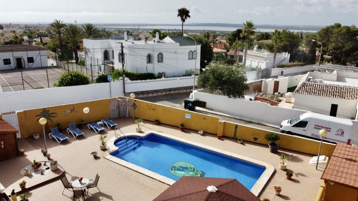 Image No.29-4 Bed Villa / Detached for sale