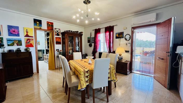 Image No.9-4 Bed Villa / Detached for sale