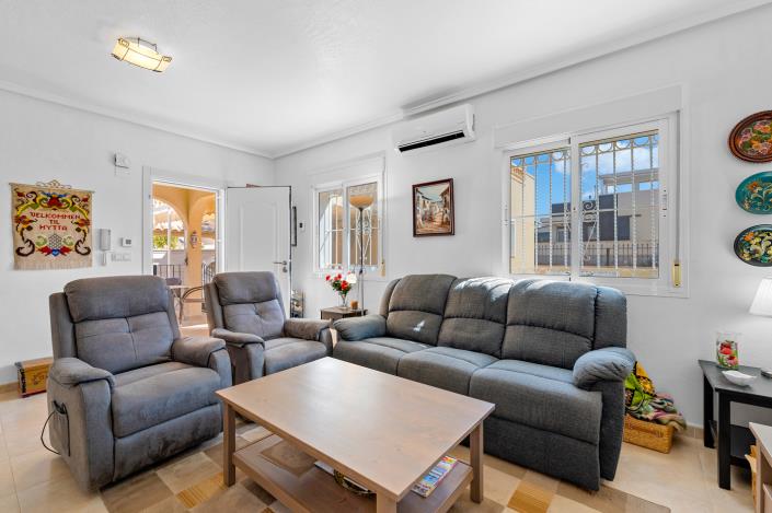 Image No.8-5 Bed Villa / Detached for sale