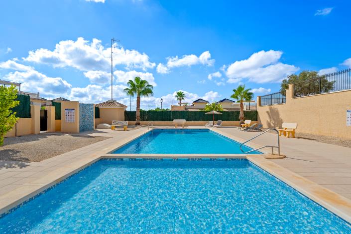 Image No.38-5 Bed Villa / Detached for sale