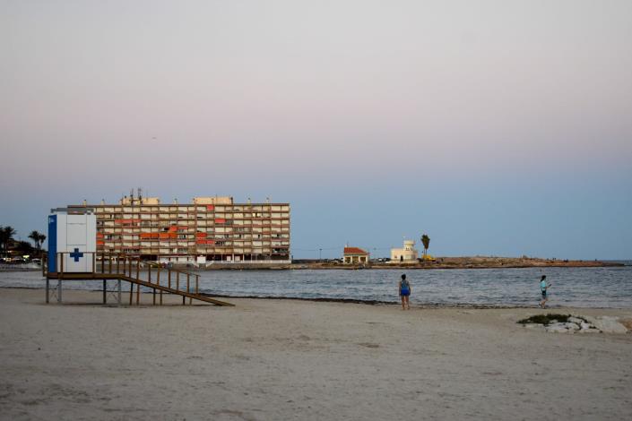 Image No.42-2 Bed Apartment for sale