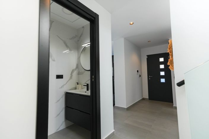 Image No.39-5 Bed Villa for sale