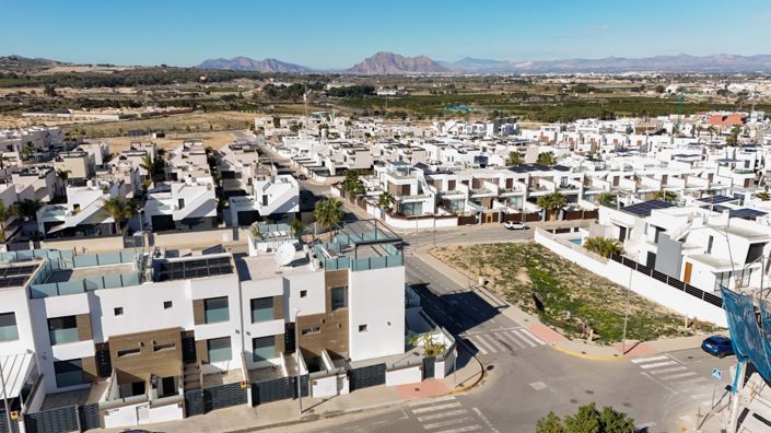 Image No.49-5 Bed Villa for sale