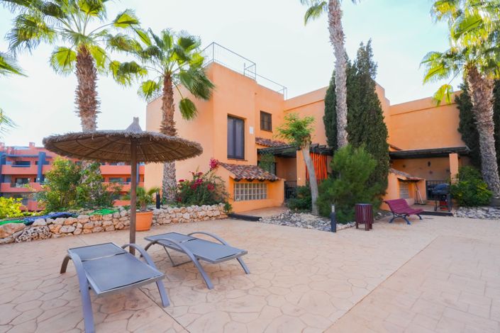 Image No.1-3 Bed Townhouse for sale