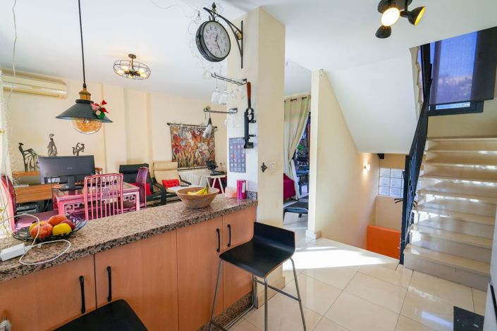 Image No.10-3 Bed Townhouse for sale