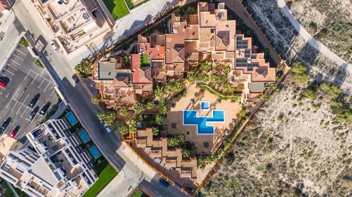 Image No.33-3 Bed Townhouse for sale