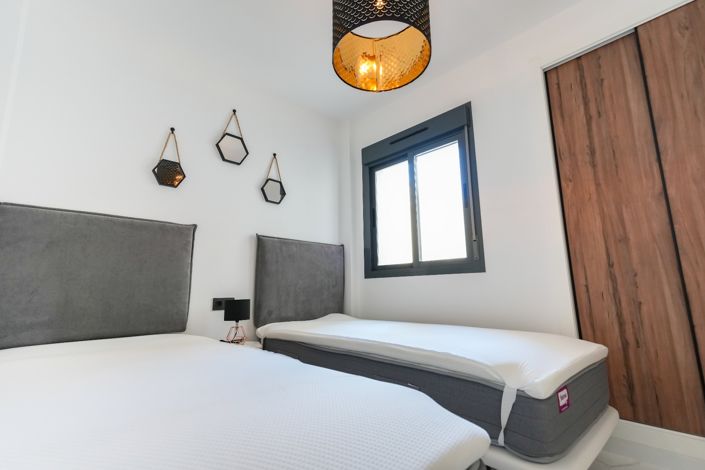 Image No.12-3 Bed Apartment for sale