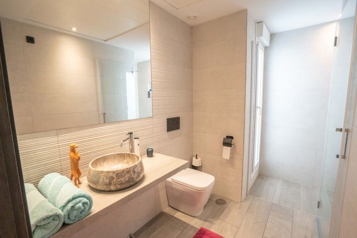 Image No.15-2 Bed Villa for sale