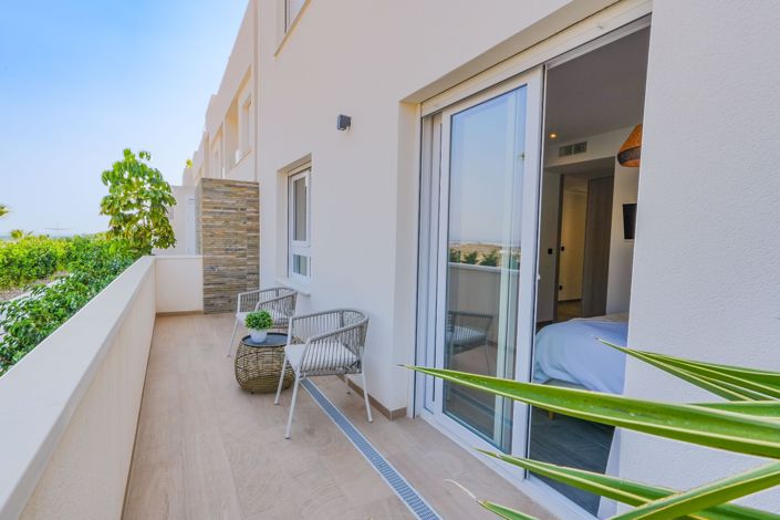 Image No.20-3 Bed Apartment for sale