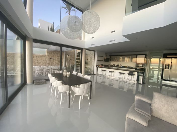 Image No.11-5 Bed Villa for sale