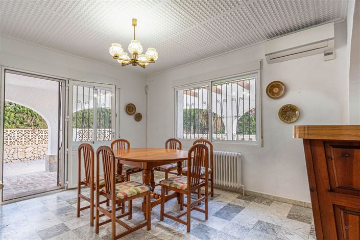 Image No.8-7 Bed Villa for sale