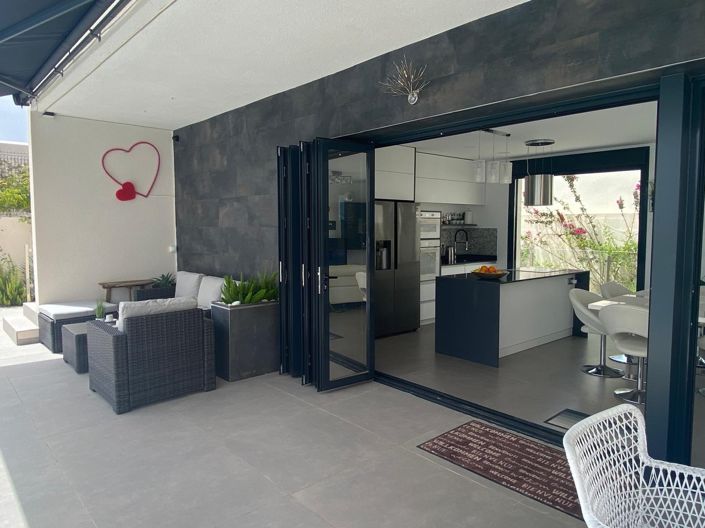 Image No.1-5 Bed Villa for sale