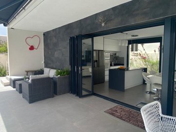 5 Bed Villa for sale