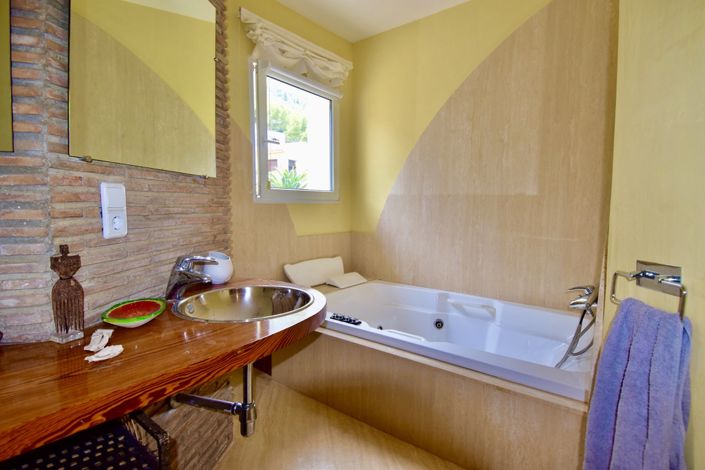 Image No.19-6 Bed Villa for sale