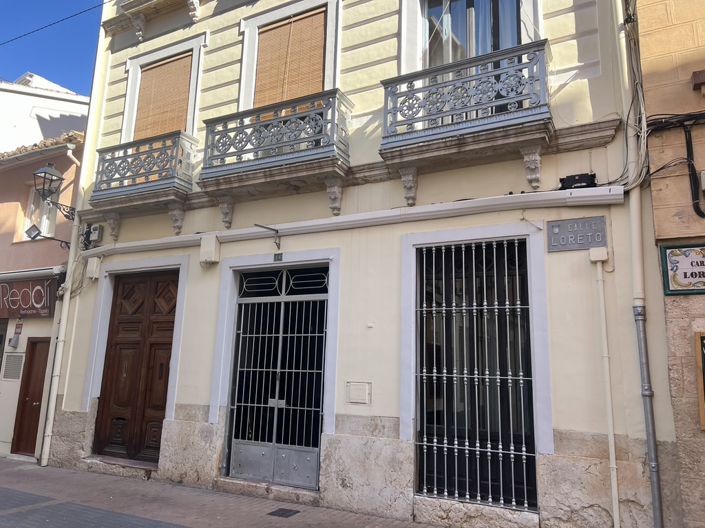 Image No.16-7 Bed Townhouse for sale