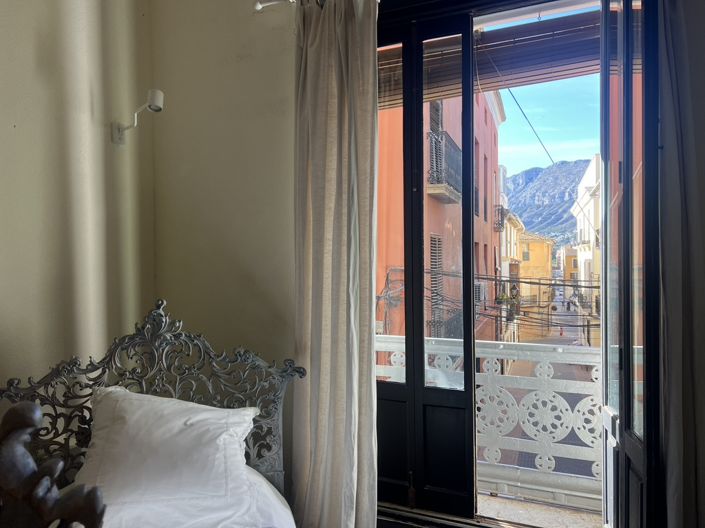 Image No.4-7 Bed Townhouse for sale