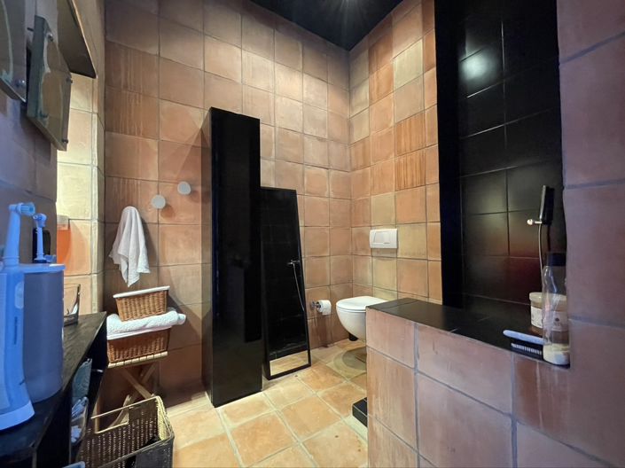 Image No.8-7 Bed Townhouse for sale