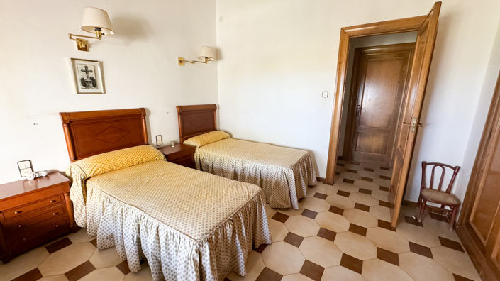 Image No.26-6 Bed Villa for sale