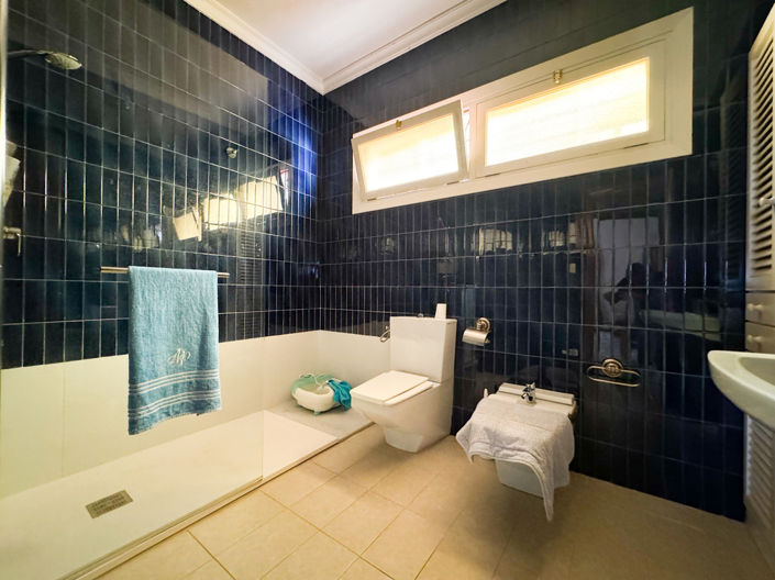 Image No.32-6 Bed Villa for sale