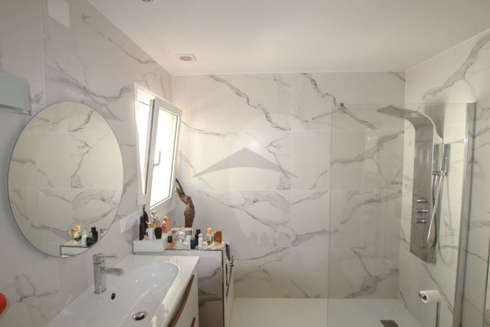 Image No.21-5 Bed Villa for sale