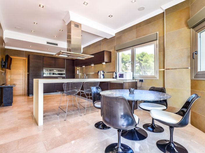 Image No.17-5 Bed Villa for sale