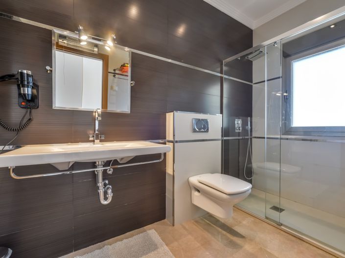 Image No.28-5 Bed Villa for sale