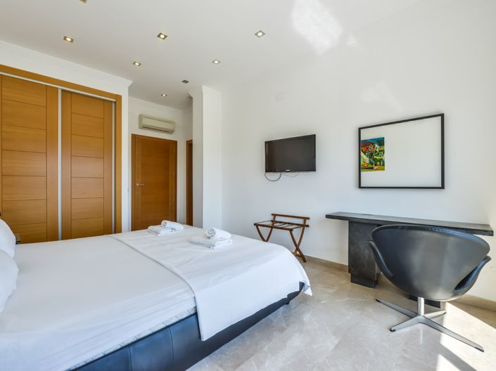 Image No.30-5 Bed Villa for sale